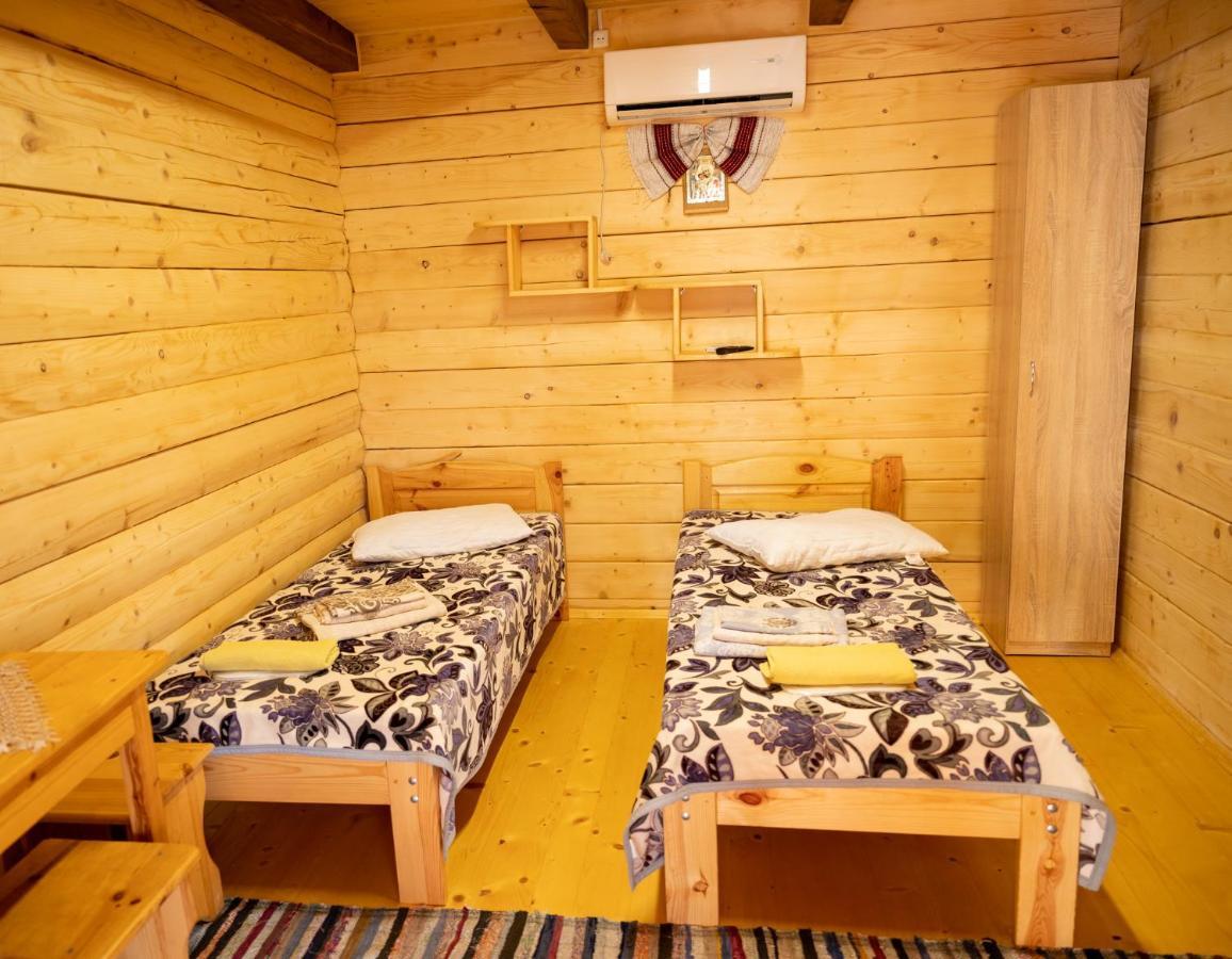 Rybatska 7 Hotel ชรอโนมอสค์ ภายนอก รูปภาพ